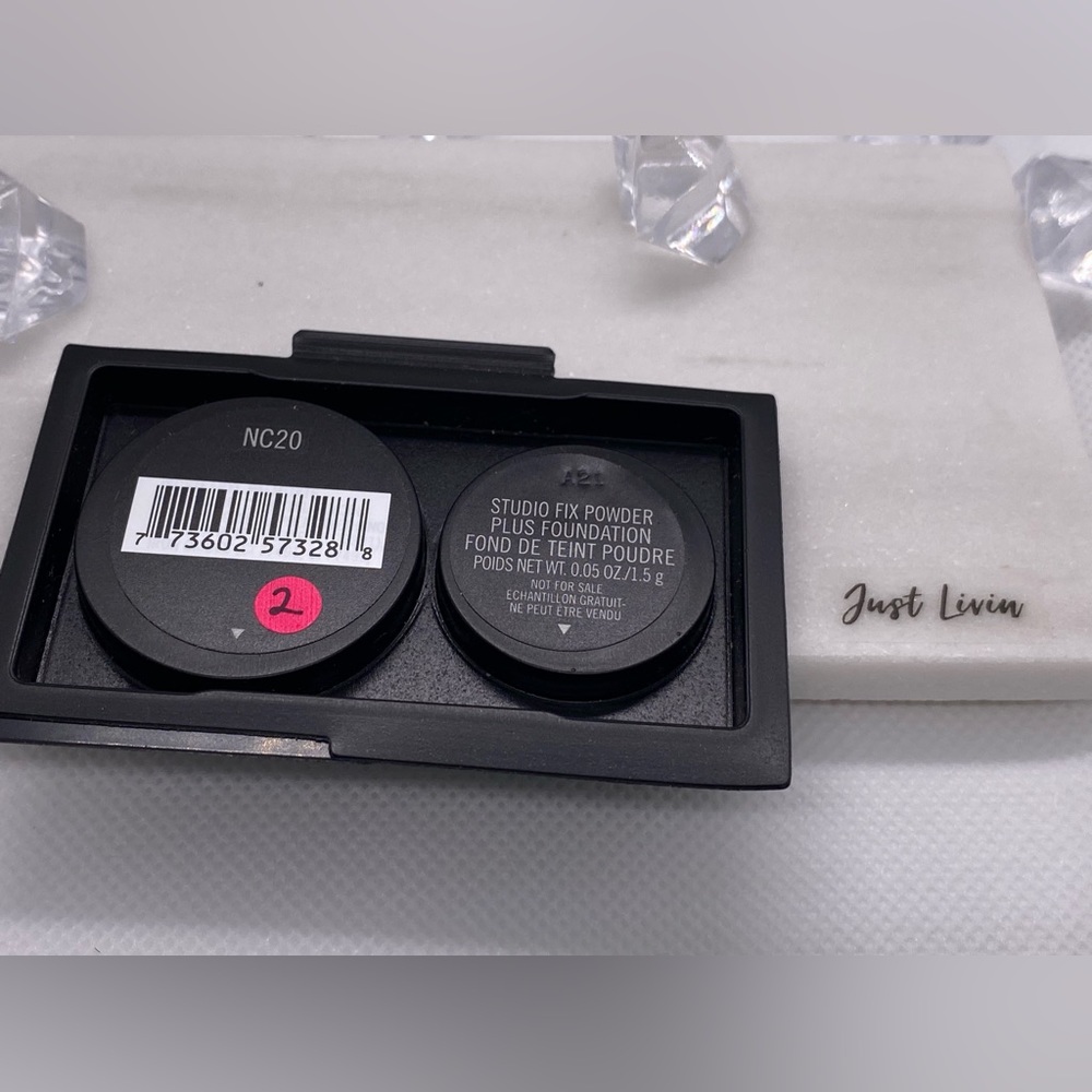 🎀 NC20 Studio Fix Foundation - Picture 4 of 10